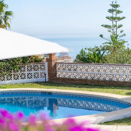 Villa Con Maravillosas Vistas Y Jardines *