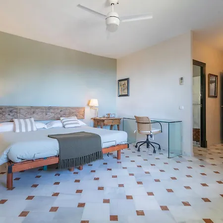 Villa Con Maravillosas Vistas Y Jardines